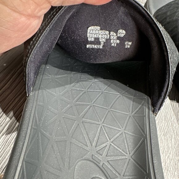 Nike Benassi Solarsoft Sandals Slides Size 8 Black Slippers On 705474-091